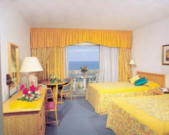 Crowne Plaza Hotel Sliema Saint Julian's エクステリア 写真